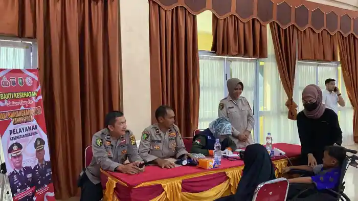 Rangkaian Memperingati Hari Bhayangkara 2024, Polres Kuansing Gelar Sunatan dan Pengobatan Gratis